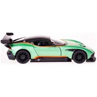 Auto Aston Martin 024                                                           